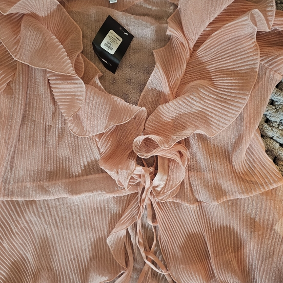 pink Ruffle rap top - Picture 3 of 10